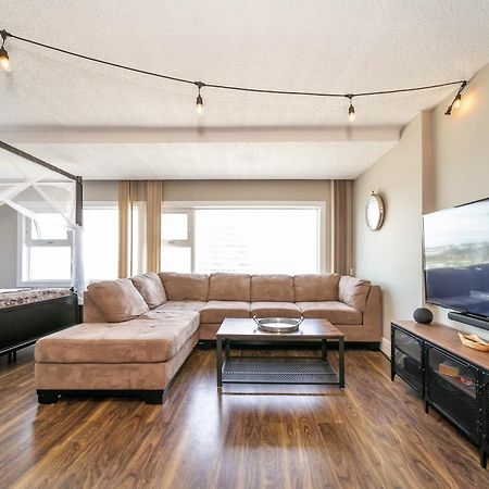 Rustic & Rogers Place, Free Parking! Appartement Edmonton Buitenkant foto