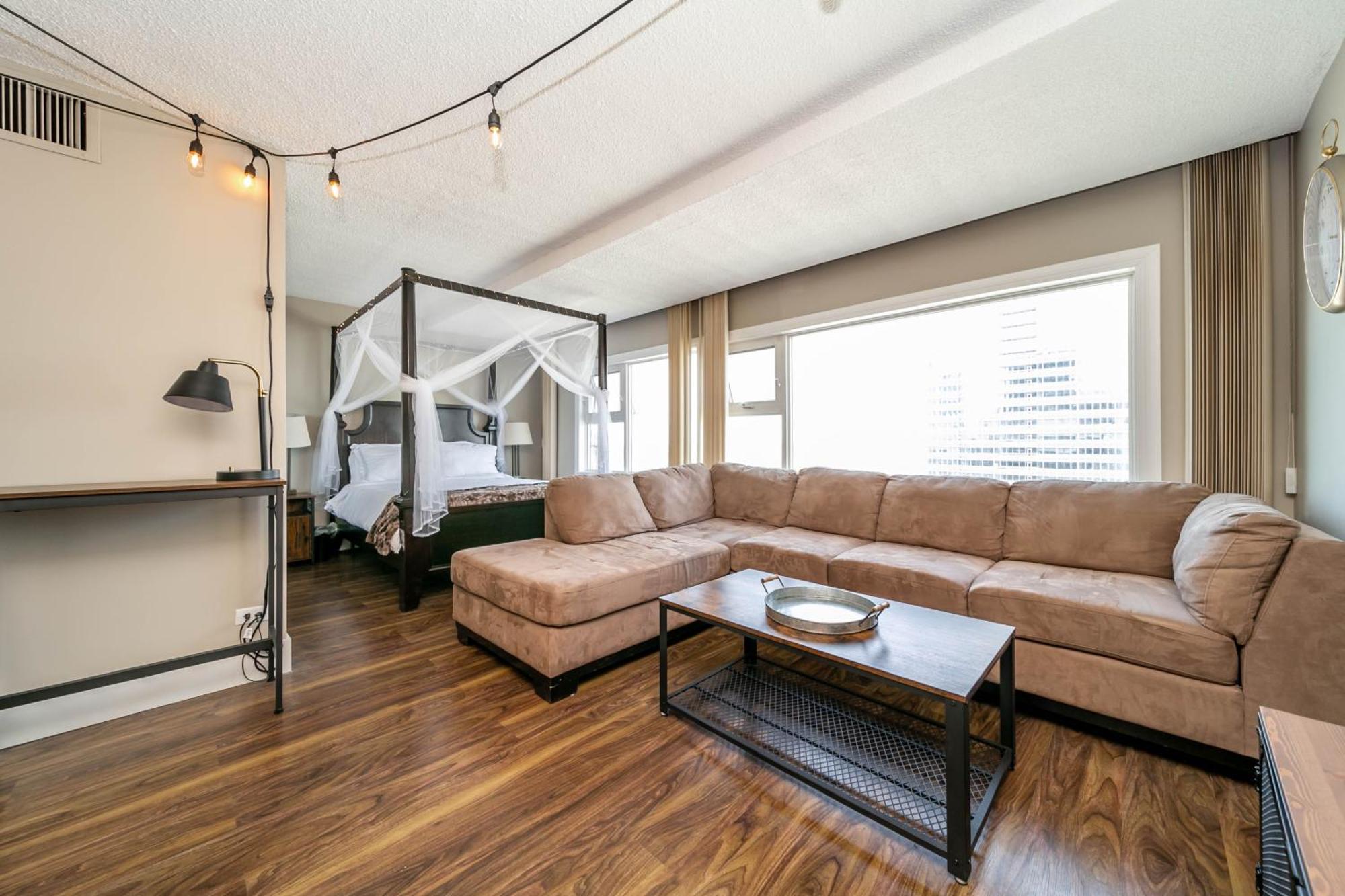 Rustic & Rogers Place, Free Parking! Appartement Edmonton Buitenkant foto